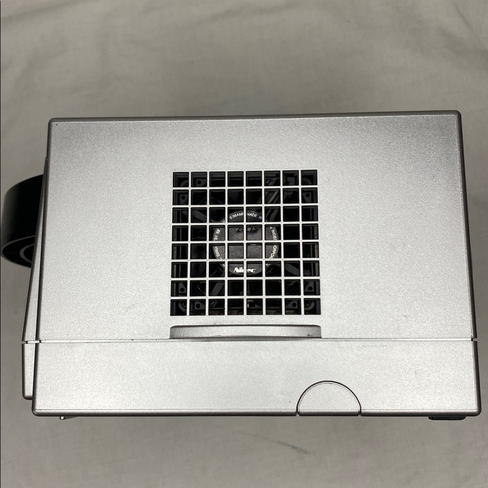 Nintendo GameCube Silver DOL-001 (USA) CONSOLE ONLY - Picture 5 of 7